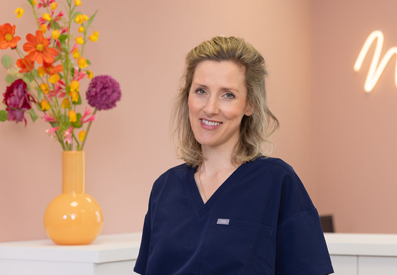 Foto von Dr. med. dent. Nina Daubner in der Zahnarztpraxis Rosenheim.